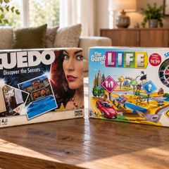 Family Board Game Bundle - The Game of Life & Cluedo