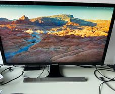Samsung U28E590D 28inch  4K UHD Monitor Like New