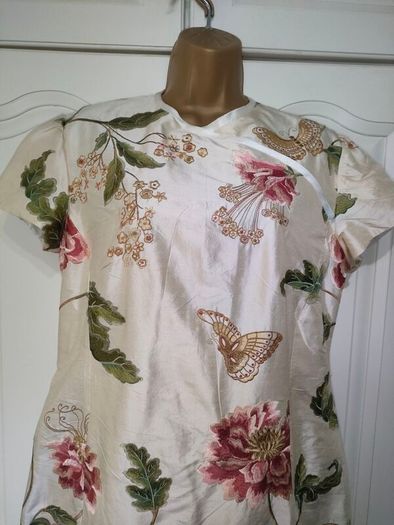 Cream floral embroidered  Oriental dress size medium occasion wedding holiday Postage included