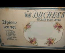 Duchess Roses teaset new in box