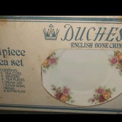 Duchess Roses teaset new in box