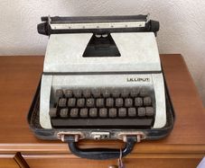 Vintage Lilliput Junior Typewriter