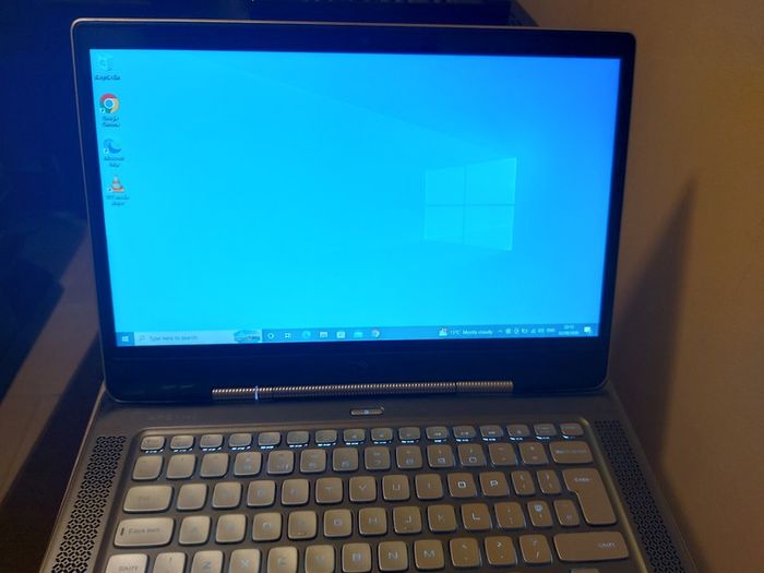 DELL XPS 14z, Intel Core i5-2430M CPU, 2.4GHz, 6GB Ram, 500GB HDD, Windows 10 Pro, Microsoft Edge, Chrome and VLC