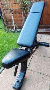 Pro weight bench
