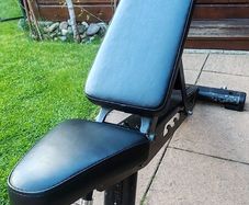 Pro weight bench