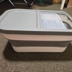 Dog food container collapsible