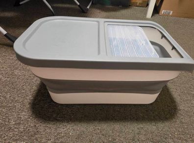 Dog food container collapsible