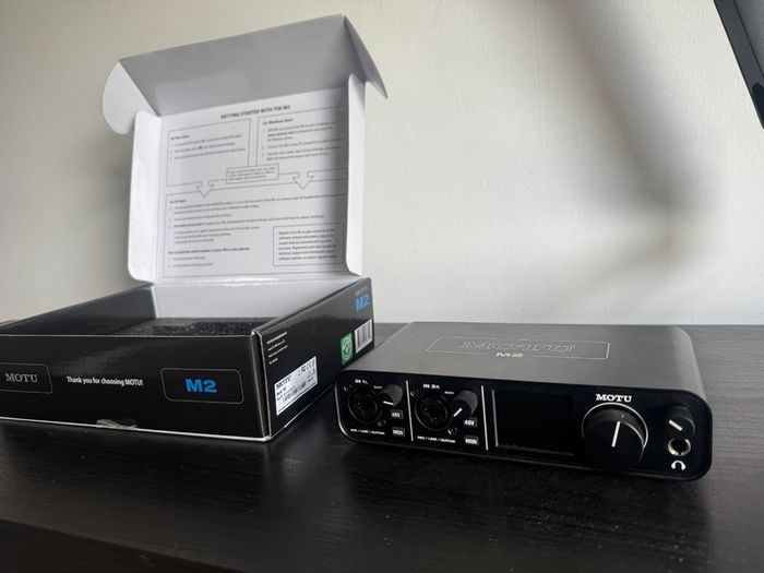 Streaming/podcast Bundle (Shure Sm7b + Motu M2 + Amp + Elgato Arm Pro)