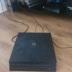 PS4 Pro 1TB + Logitech G29 Racing Wheel, Stand & Games