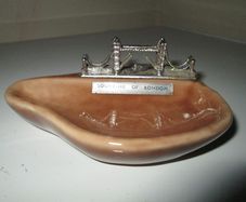 Vintage "Wade" London Bridge Ashtray, Souviner (4"L)