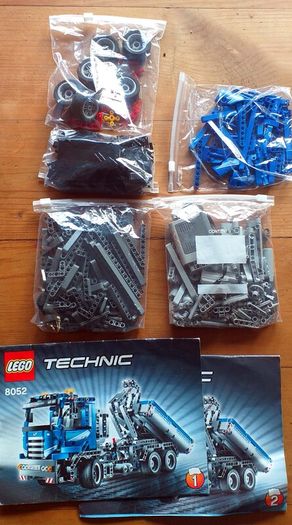 Lego Technic 8052: Container truck (2010) 100% Complete (NO BOX)