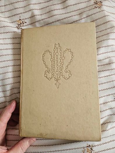 St Bernadette. A Pictorial Biography By Leonard Von Matt And Francis Trouchu. First Edition 1957. Large Volume Hardback In Fair Condition.  See Photos For Same.