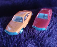 2 NSU Ro 80 model cars