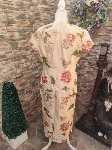 Cream floral embroidered  Oriental dress size medium occasion wedding holiday Postage included