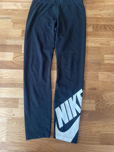 Nike Swoosh Black Leggings Size Small