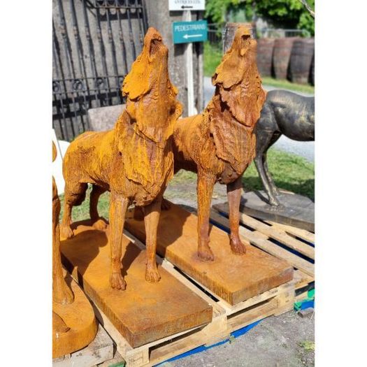 Wolves Pair Cast Iron Rusty CH R 1838D