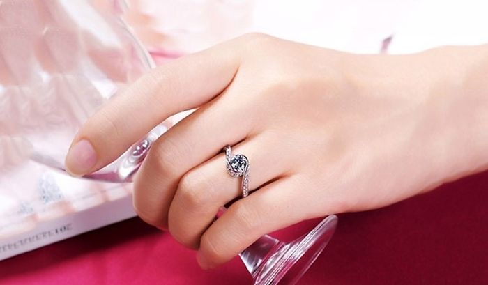 Women's silver ring