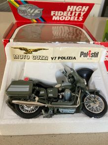 Moto Guzzi Polizia Stradale Scale 1/15 rare