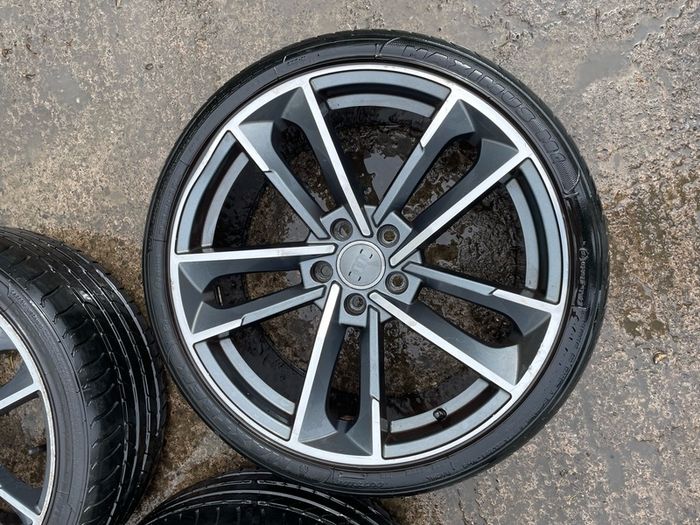 AUDI alloy wheel R19