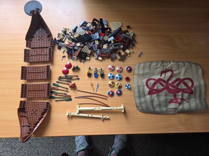 Lego 7018 Viking Ship Challenges the Midgard Serpent