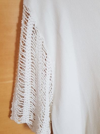 White top Size Large