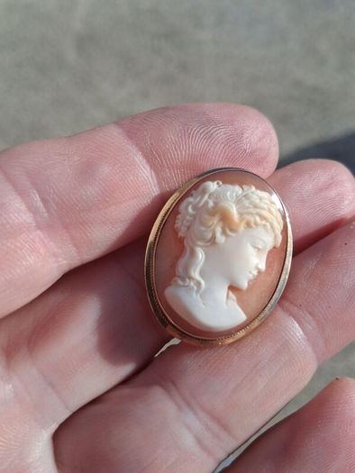 Vintage 14k Gold Cameo Brooch(5 grams)