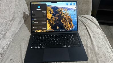 Apple MacBook Air M4 13.6 16GB RAM Excellent Working Condition