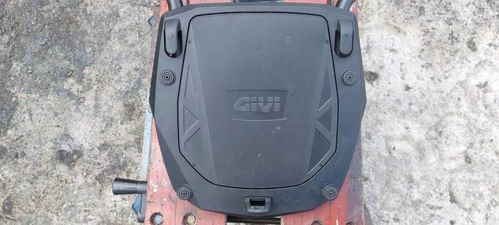 XT660 Givi rails and plate
