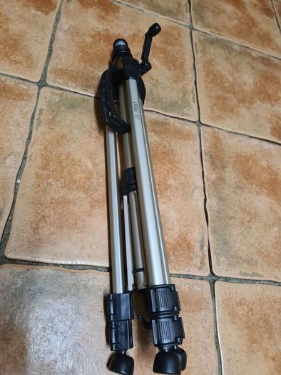 Star 61 tripod compact lightweight
