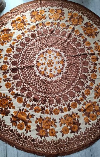 Vintage round rug