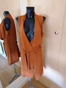Women's NWT Jacket REDUCED Sleeveless Waterfall Style NWT SIZE 14