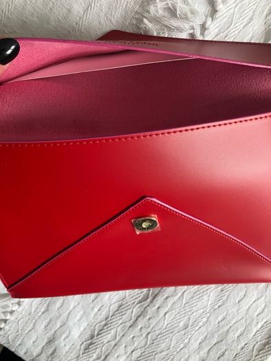 clutch Elizabeth Arden