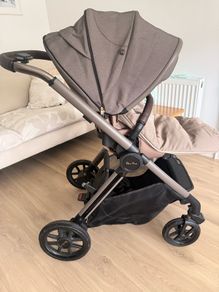 Silver Cross Reef 2 stroller with foot muff, rain cover and sun canopy