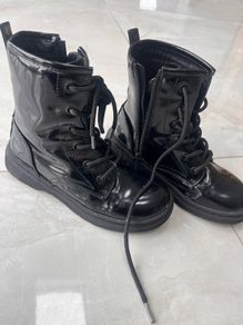 black boots size 1