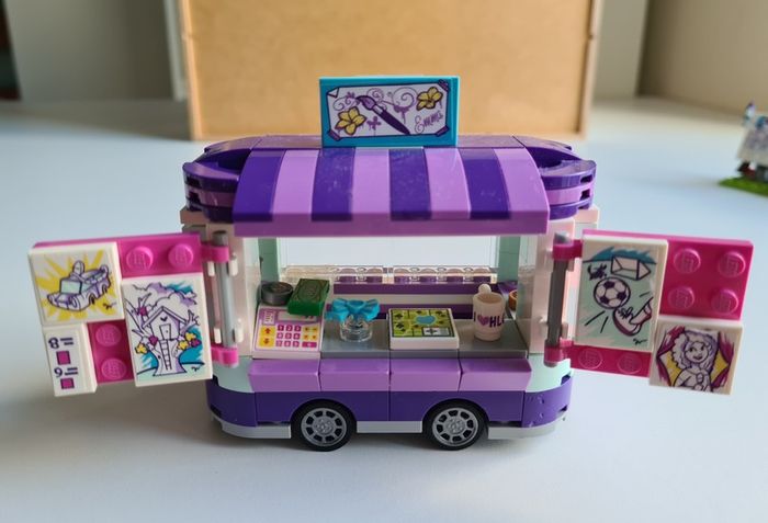 Lego Friends, Emma's Art Stand