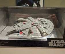 Disney Star Wars Millennium Falcon Die Cast Vehicle