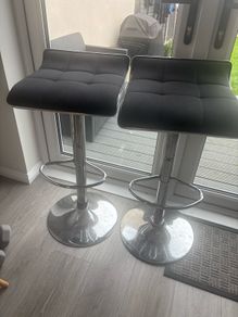 bar stool