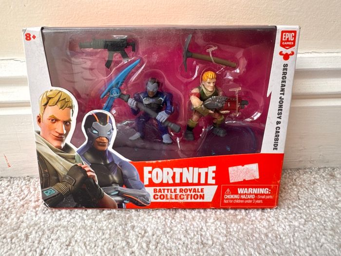 Fortnite Battle Royale Collection Sergeant Jonesy And Carbide Mini Figures Damaged Box Please see photos