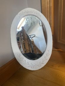 Cream mirror
