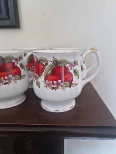 mugs