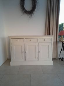 sideboard