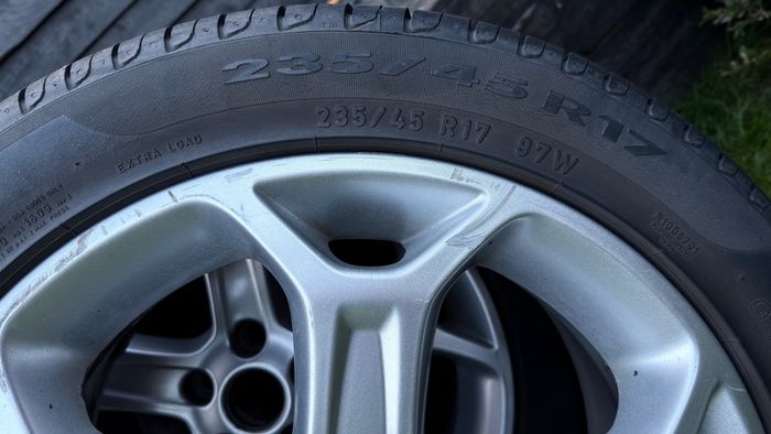 235/45/R17 with tyres