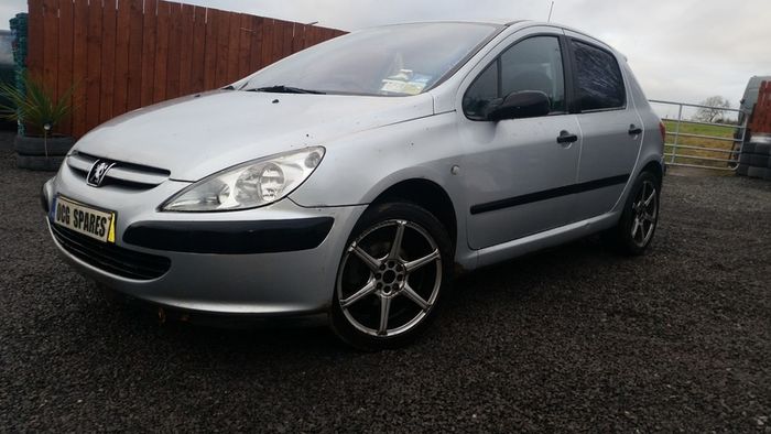 Peugeot 307 's 01-08 x8 for Parts, hatch & Estate @ OCG