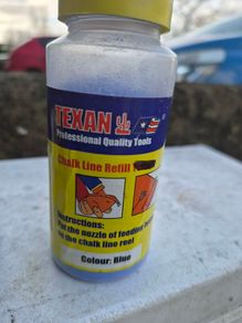 builders chalk powder