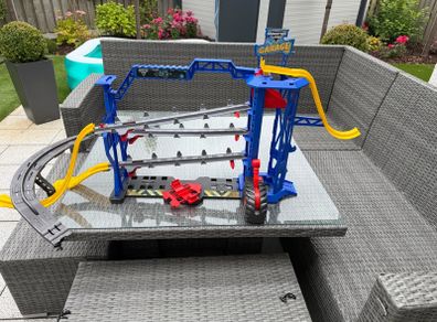 Monster Jam Garage Playset