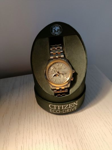 Citizen Eco-Drive Moon Phase Calibre 8651 WR 100 Never Worn Two Tone Bracelet Watch