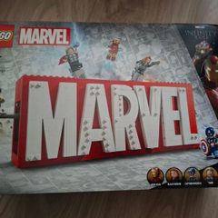 LEGO Marvel 76313 MARVEL Logo & Minifigures