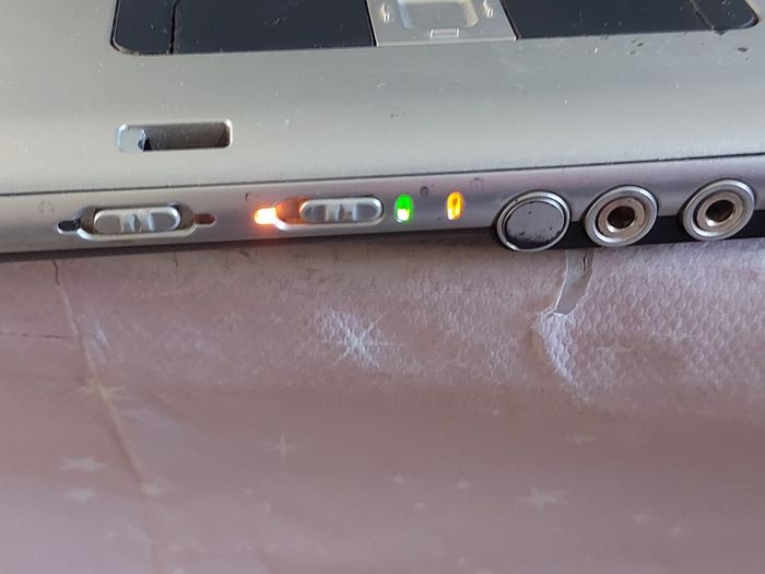 Vintage Acer Aspire. 5612 WLMi, Intel Core Duo Processor, CPU T2300, 1.66GHZ, 32 bit,  2GB Ram, Windows 10, Microsoft Edge, Chrome and VCL