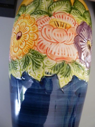 Ornamental Tall Decorative oriental Vase Immaculate