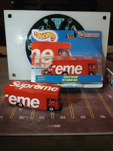 Supreme x Hot Wheels Fleet Flyer + '92 BMW M3, a highly sought-after collaboration released during Supreme's Spring/Summer 2019 season. Also Single loose Truck